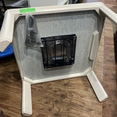 寒い時期に☃️木製天板ユアサプライム2016年製YKC-750T(IV)コード収納付き❣️幅75.5cm奥行き75.5cm高さ39cm剥がれあり💦クリーム色こたつの画像