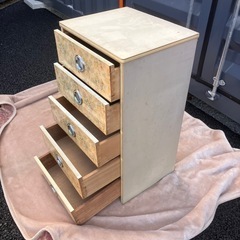早い者勝ち無人受け渡し　無料　花柄タンスの画像