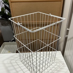 洗濯カゴ🧺ランドリーバスケットワイヤーバスケット幅35.4cm奥行き35cm高さ52.4cmホワイト白の画像