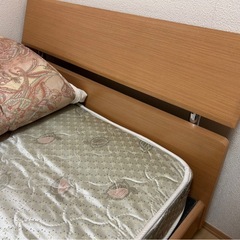 シングルベッド、マットレス込みの画像