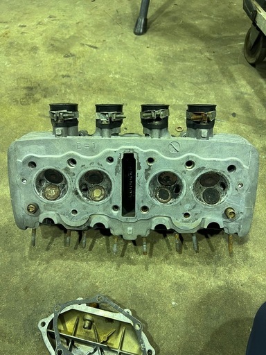 CB400four シリンダーヘッドカバー