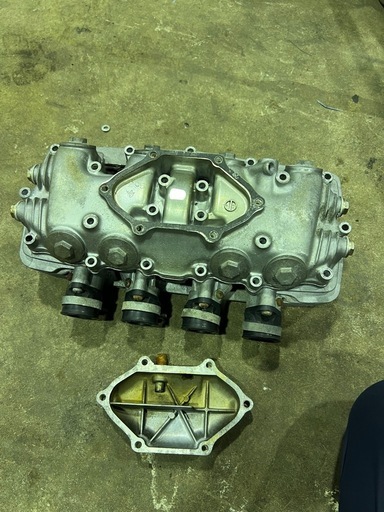 CB400four シリンダーヘッドカバー