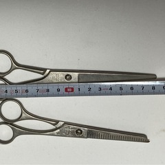 散髪ケープとハサミセットの画像