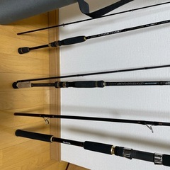 釣りロッドとロットケースの画像