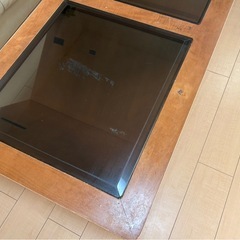 ガラステーブルの画像