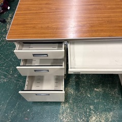 かなりお得です！事務用デスク！の画像
