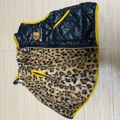 チャンピオン黒とヒョウ柄ベスト❣️100size❣️の画像