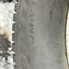 すぐ履けます！ジムニー用スタッドレスアルミホイール付きお譲りします！
の画像