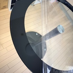 【引取り限定】ガラスダイニングテーブル90cmの画像