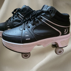 光るLED ローラー付きシューズ　26cmの画像