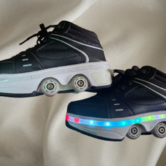 光るLED ローラー付きシューズ　26cmの画像