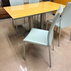 テーブルセットの画像