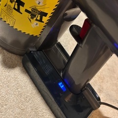 Dyson V8バッテリー新品交換済み‼️アタッチメント多数　発送🉑たくさんのご依頼ありがとうございます。の画像