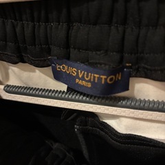 【問い合わせ返答待ち】LOUIS VUITTONのボトムスの画像