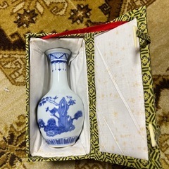 中国清朝時代の陶磁器の模造品
の画像