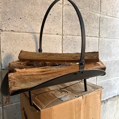 ウッドバスケット　　　　薪の画像