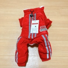 【タグ付き新品未使用】裏起毛フード付き犬服 ジャンパー　レッド　小型犬　Mサイズの画像
