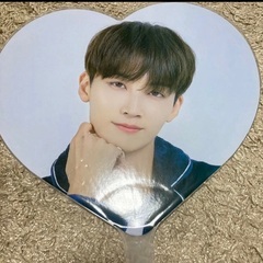 ジョンハンうちわまとめ売りカラットランドwe make you hare