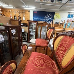 【愛品館 江戸川店】アメリカ製 サイド4枚扉 飾り棚の画像