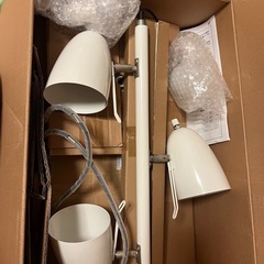 ニトリ　フロアランプの画像