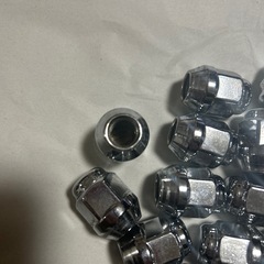 デリカD5のホイルナット　20個の画像