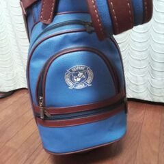 キャディーバッグ、ゴルフクラブセットの画像