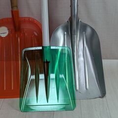 スコップ　除雪　どれでも1点300円　2点500円の画像