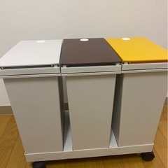 【美品】ゴミ箱　3分別　キャスター付きの画像