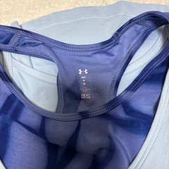 アンダーアーマー　タンクトップ　スポブラ付きの画像