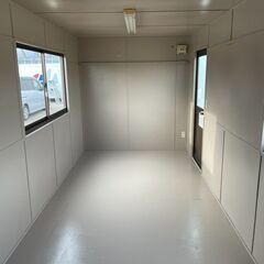 【三重】① 4坪ハウス　(土日引き取り可)　エアコン　8畳　コンテナハウス　ユニット　トレーラー　大型　事務所　倉庫　物置　【配送可】の画像