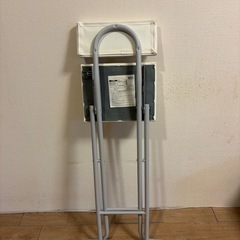 折りたたみ椅子の画像