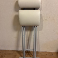 折りたたみ椅子の画像