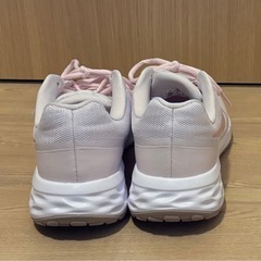 【極美品】NIKE スニーカー レボリューション6の画像
