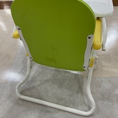 ベビー用折りたたみチェア 食事用テーブル　水玉模様
の画像