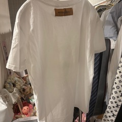 LOUIS VUITTONのTシャツの画像