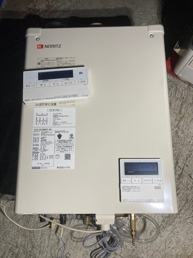 美品  23年製 ノーリツOTQ-G4706WFF  石油給湯機 標準 水道直圧式 屋内壁 掛強制給排気：灯油 追炊ボイラー　灯油ボイラー　石油ボイラー