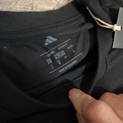 adidasＬの画像