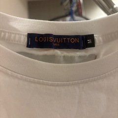 LOUIS VUITTONのTシャツの画像