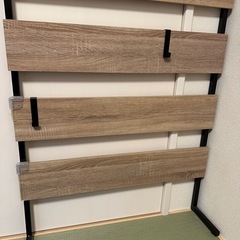 突っ張りラック つっぱり棚 収納棚 幅80 ホワイト 簡単設置 棚 工具不要 木製 つっぱり ウォールラック シェルフ 壁面収納 パーテーション スリムの画像