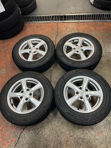 195/65r15スタッドレスタイヤbridgestoneとホイール4本