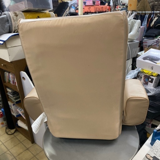 ベージュ アームレスト付き回転座椅子 リクライニング式 ベージュ アームレスト付き回転座椅子 リクライニング式 売れ筋