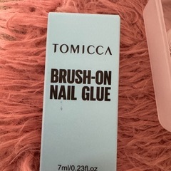 ネイルチップとグルーのセットの画像