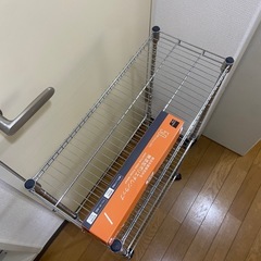 スチールラック　ローラー付きの画像