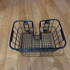 子供乗せ自転車の前カゴの画像