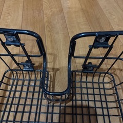 子供乗せ自転車の前カゴの画像