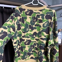 A BATHING APE カモフラージュ トレーナーの画像