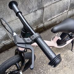 子供用自転車　ストライダー　ブレーキ付き 薄いピンク　新品・未使用　の画像
