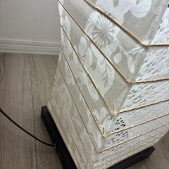 500円/期限なし　和モダンフロアライト間接照明ねじれ型/花柄デザインの画像