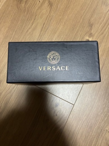VERSACE
