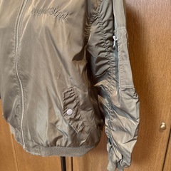 イングジュニア１６０サイズジャンパーカーキの画像